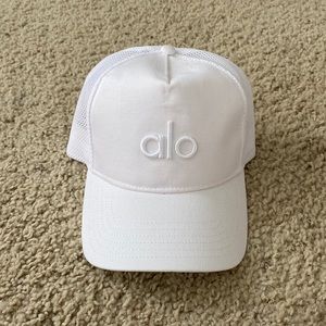 white alo trucker hat never worn